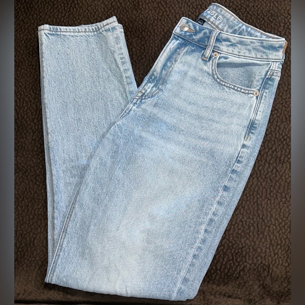 American Eagle Light Blue High-Waisted Mom Jeans